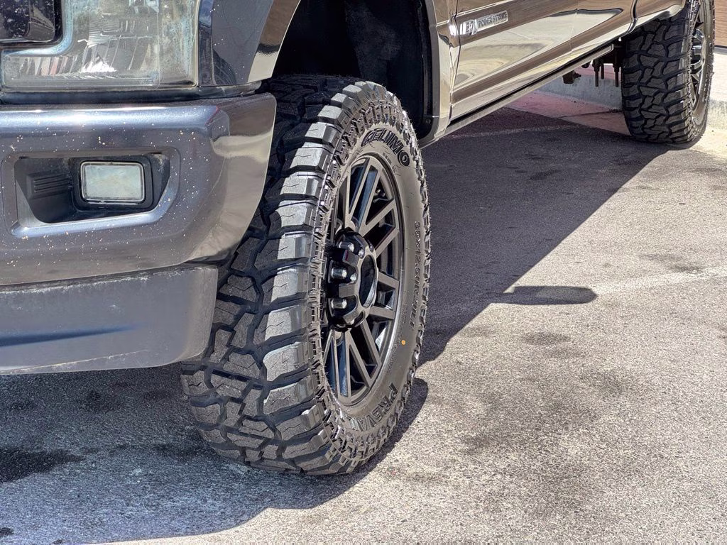2019 Black Metallic Ford Super Duty F-250 SRW Lariat 4X4 Truck