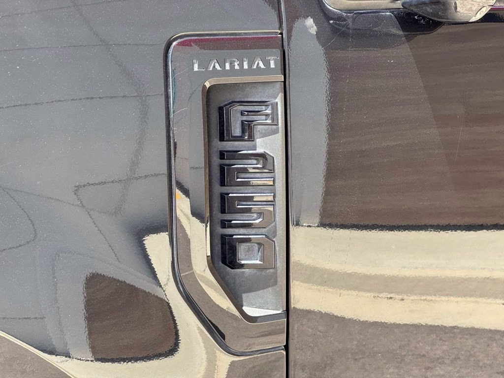 2019 Black Metallic Ford Super Duty F-250 SRW Lariat 4X4 Truck