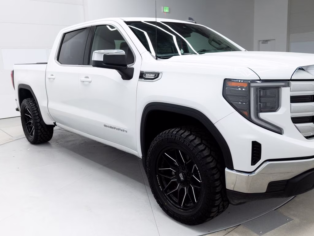 2023 Summit White GMC Sierra 1500 SLE 4X4 Truck