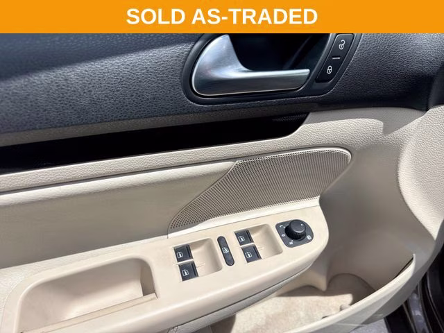 2014 Moonrock Silver Metallic Volkswagen Jetta SportWagen 2.0L TDI FWD Crossover
