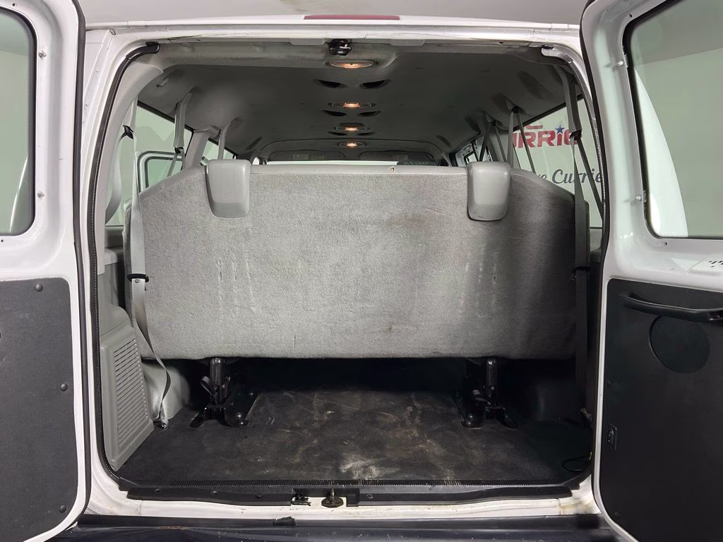 2014 Oxford White Ford E-350SD XL RWD Crossover