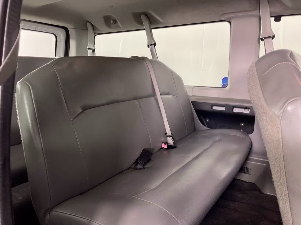 2014 Oxford White Ford E-350SD XL RWD Crossover