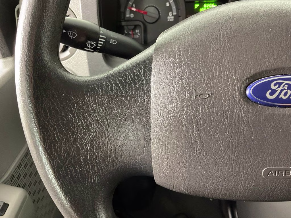 2014 Oxford White Ford E-350SD XL RWD Crossover