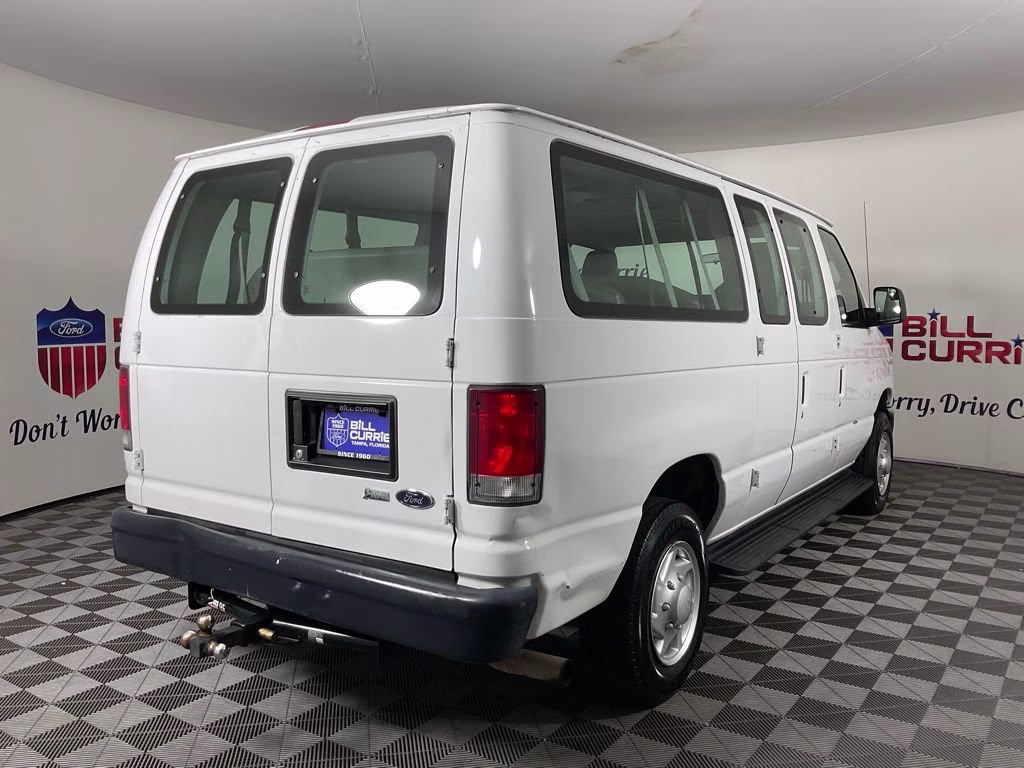 2014 Oxford White Ford E-350SD XL RWD Crossover
