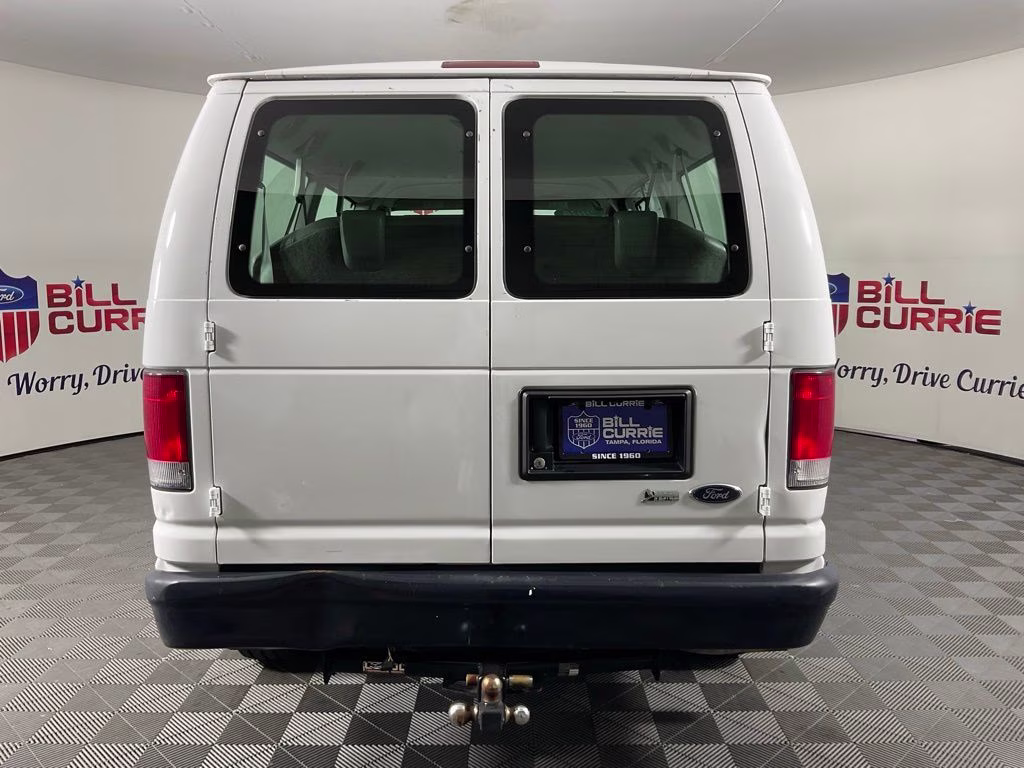 2014 Oxford White Ford E-350SD XL RWD Crossover