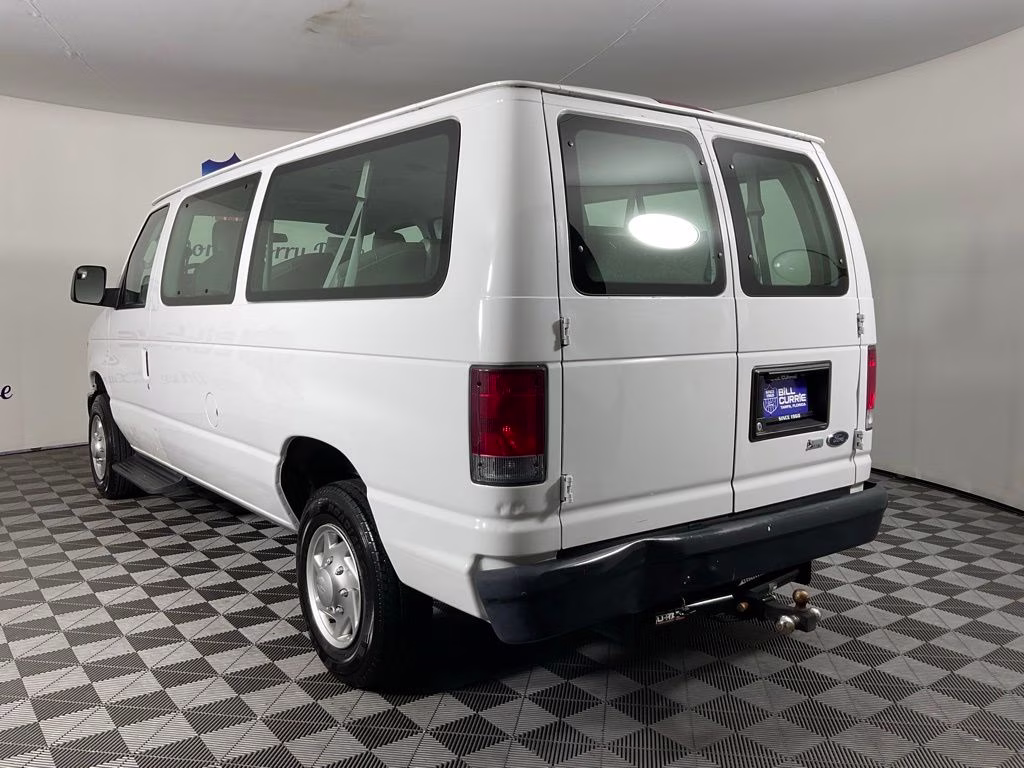 2014 Oxford White Ford E-350SD XL RWD Crossover