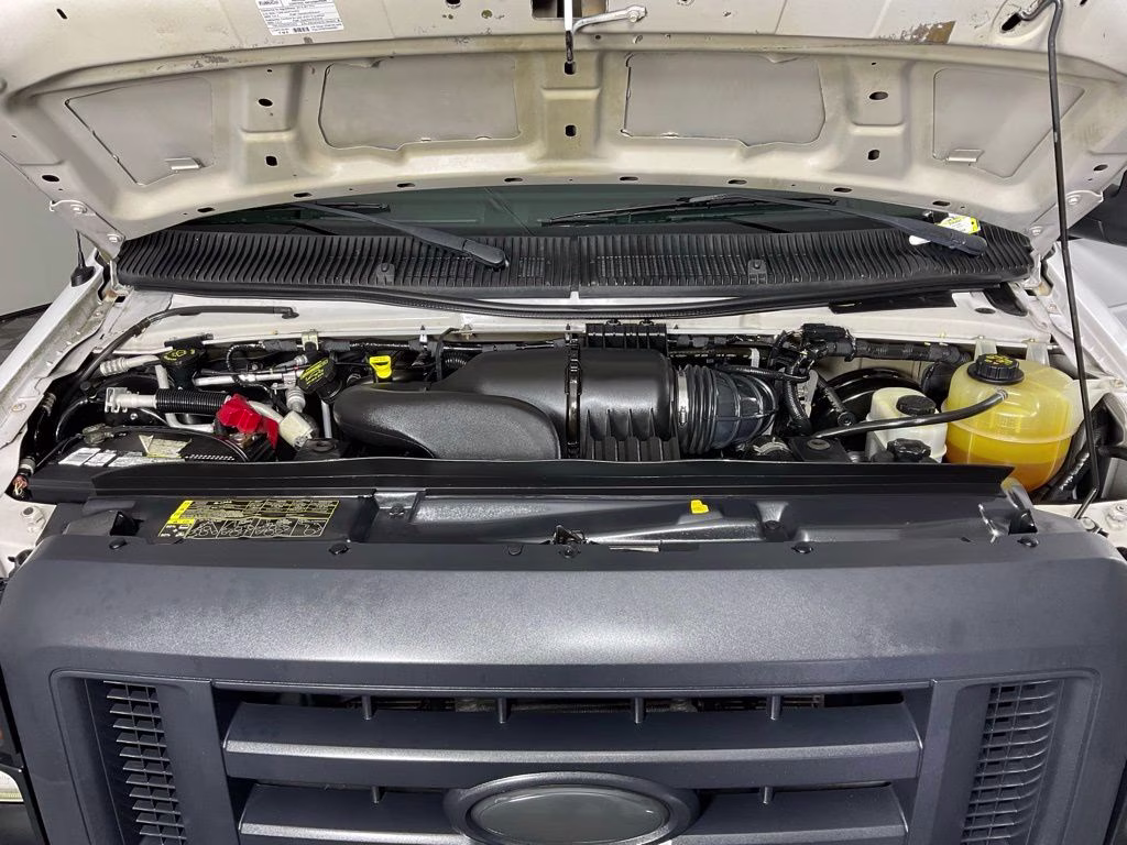 2014 Oxford White Ford E-350SD XL RWD Crossover
