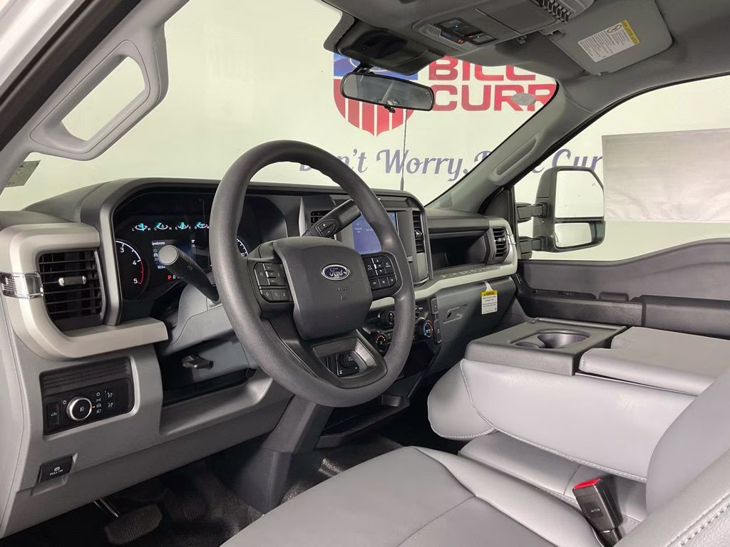 2026 Oxford White Ford Super Duty F-250 SRW XL 4X4 Truck