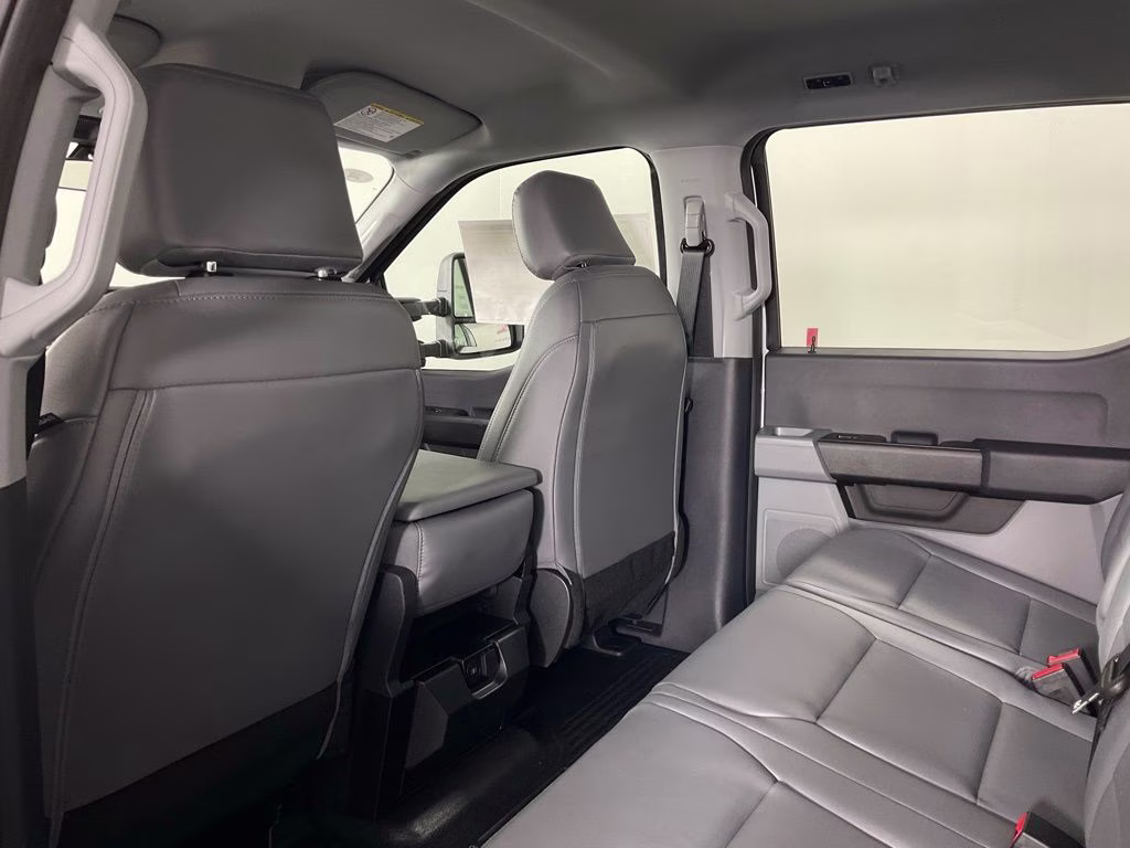 2026 Oxford White Ford Super Duty F-250 SRW XL 4X4 Truck
