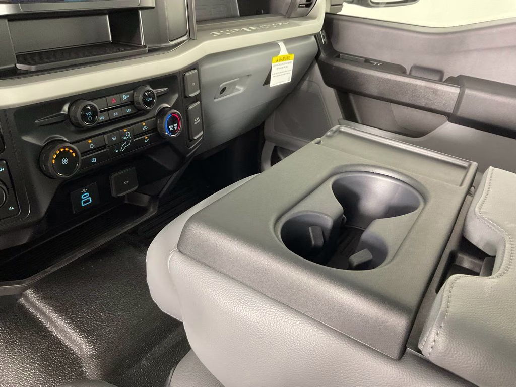 2026 Oxford White Ford Super Duty F-250 SRW XL 4X4 Truck