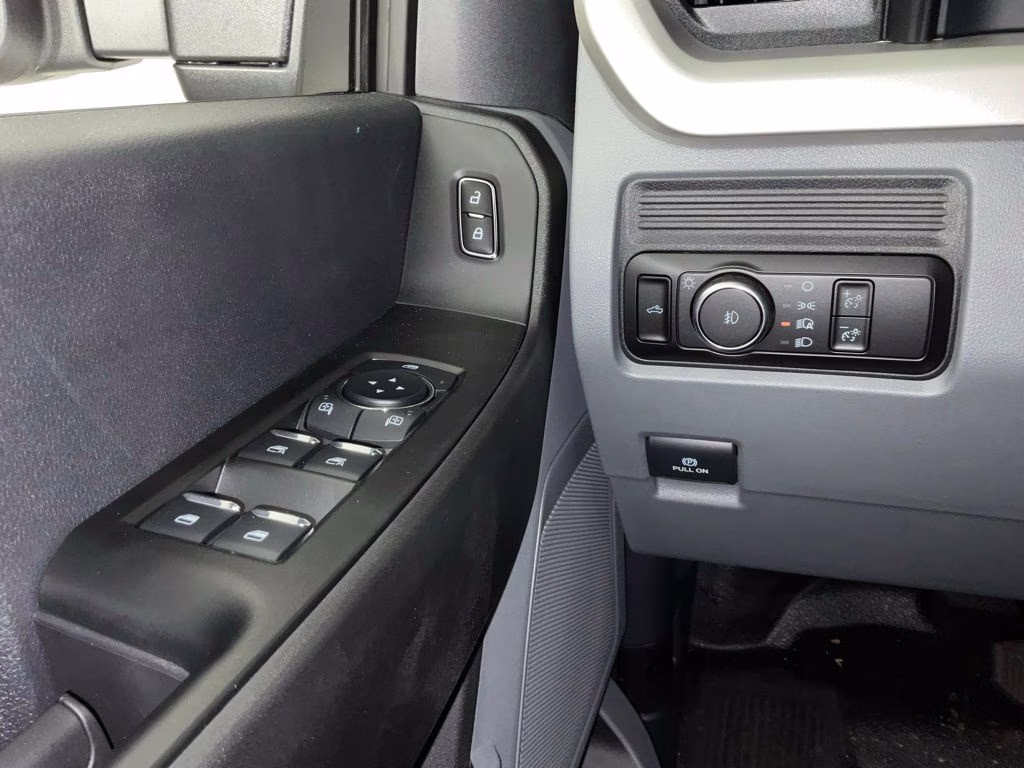 2026 Oxford White Ford Super Duty F-250 SRW XL 4X4 Truck