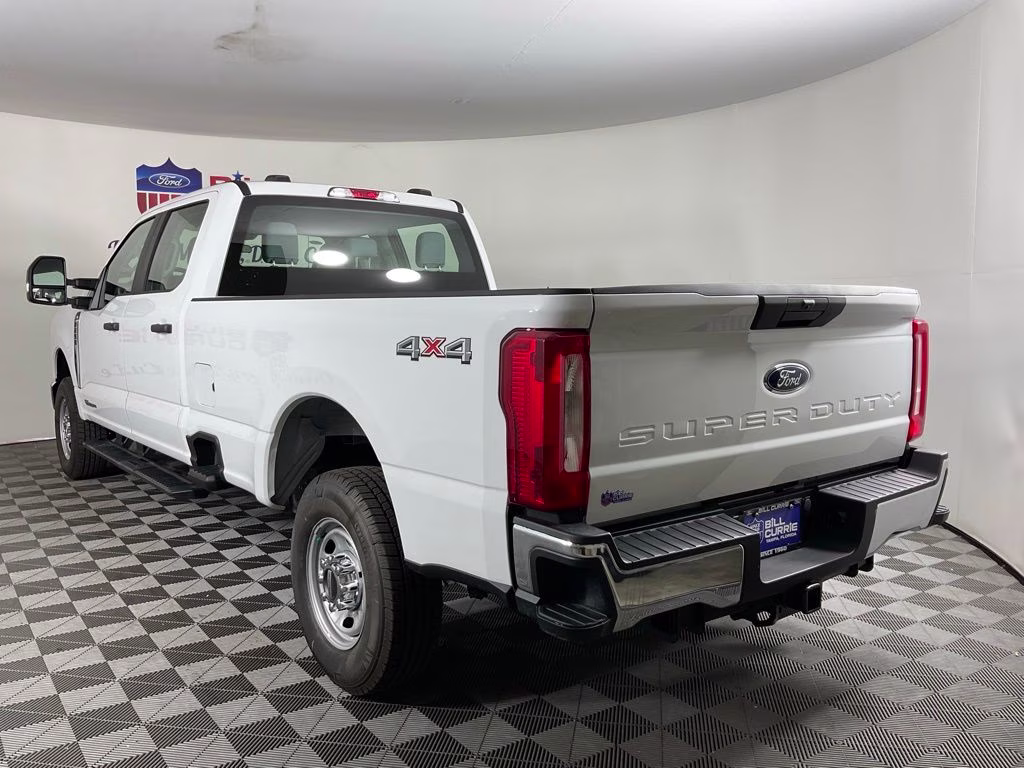 2026 Oxford White Ford Super Duty F-250 SRW XL 4X4 Truck