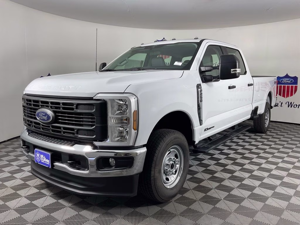 2026 Oxford White Ford Super Duty F-250 SRW XL 4X4 Truck