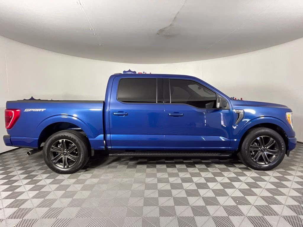 2022 Blue Metallic Ford F-150 XLT RWD Truck