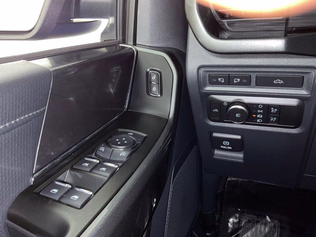 2022 Blue Metallic Ford F-150 XLT RWD Truck