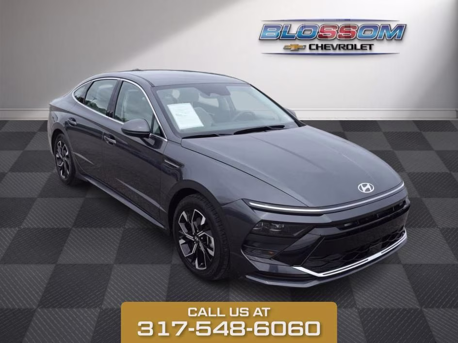 2025 Gray Hyundai Sonata SEL FWD Sedan