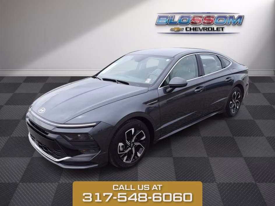 2025 Gray Hyundai Sonata SEL FWD Sedan