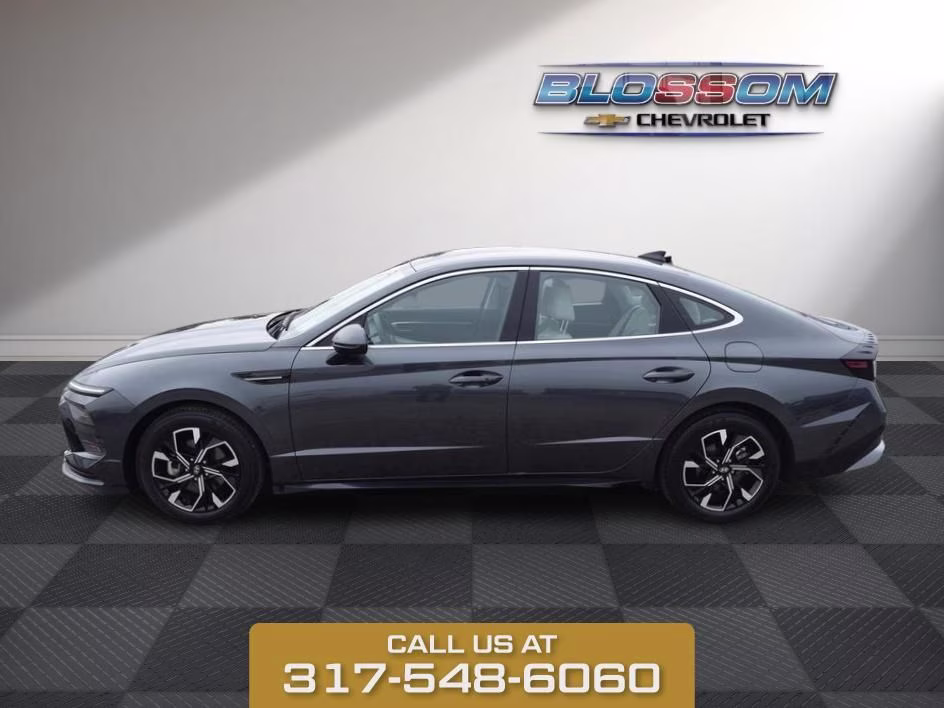 2025 Gray Hyundai Sonata SEL FWD Sedan