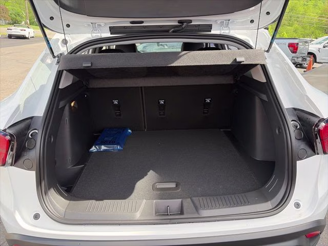 2026 Summit White Chevrolet Trax LT FWD SUV
