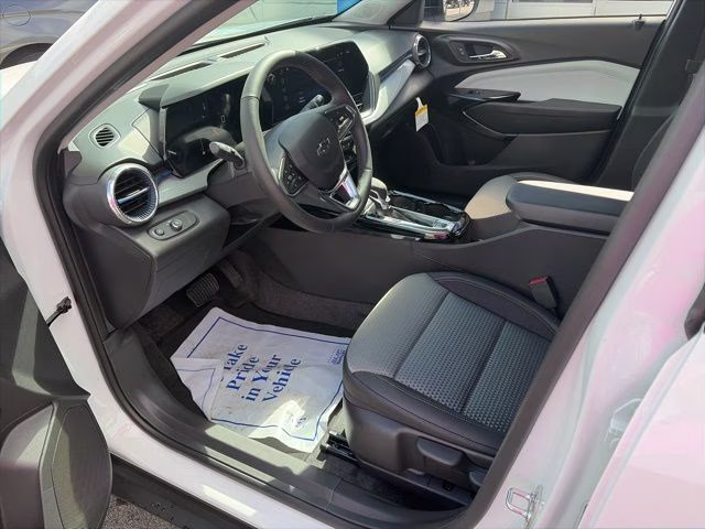 2026 Summit White Chevrolet Trax LT FWD SUV