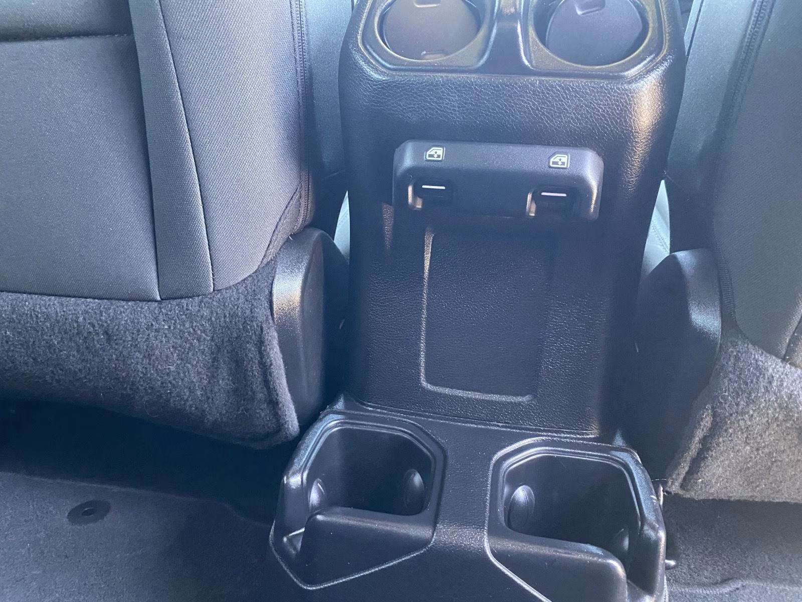 2018 Bright White Clearcoat Jeep Wrangler Sport S 4X4 SUV