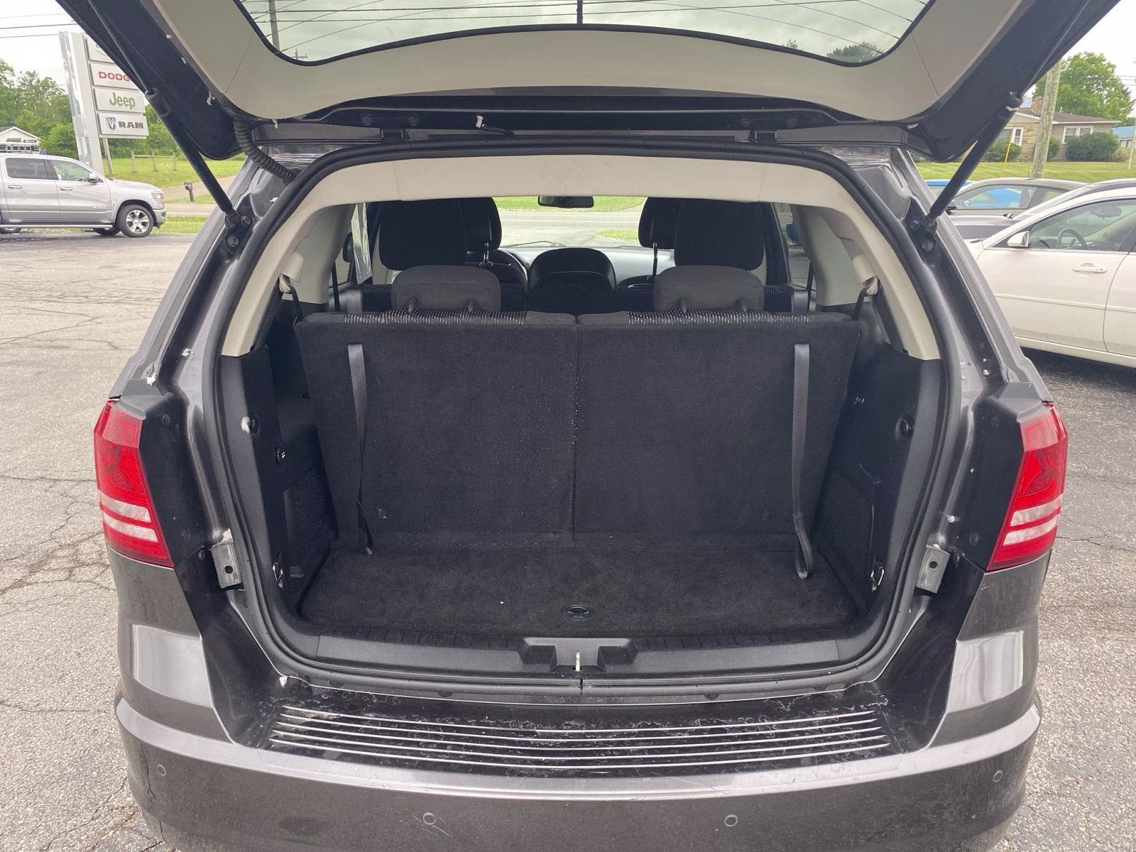 2020 Granite Pearlcoat Dodge Journey SE Value FWD SUV
