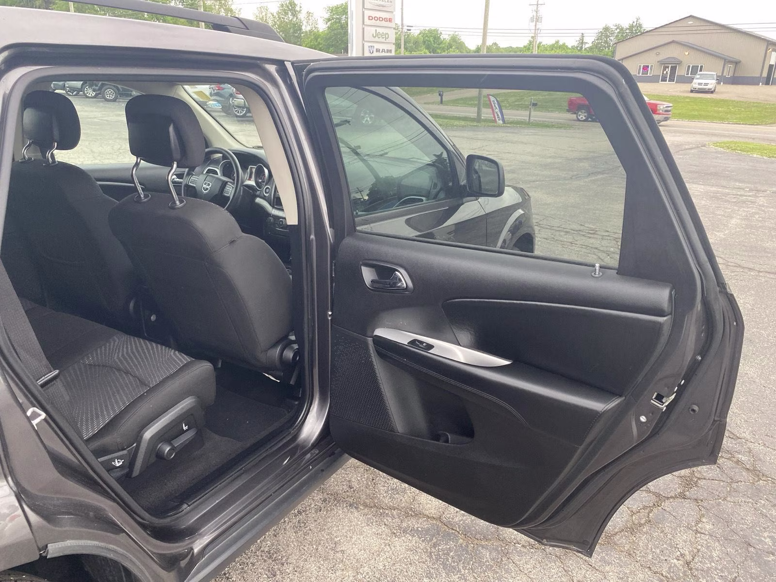 2020 Granite Pearlcoat Dodge Journey SE Value FWD SUV