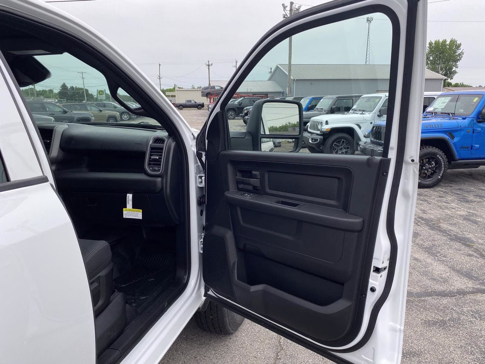 2026 Bright White Clearcoat Ram 3500 Chassis Cab Tradesman 4X4 Truck