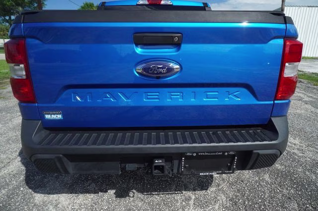2022 Blue Metallic Ford Maverick XL FWD Truck