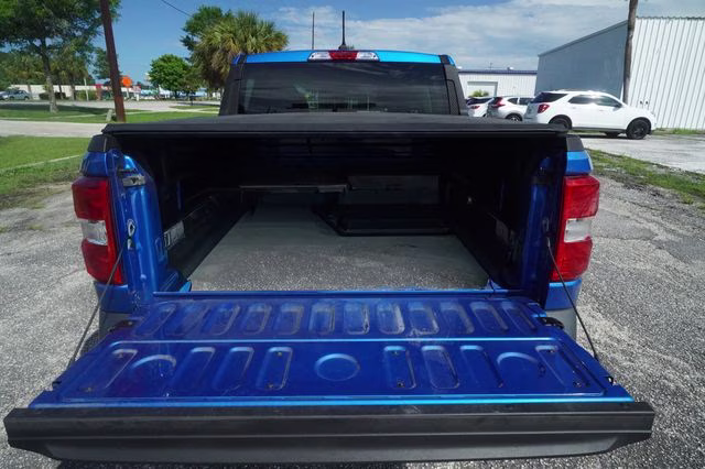 2022 Blue Metallic Ford Maverick XL FWD Truck