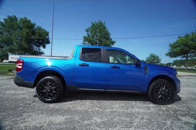 2022 Blue Metallic Ford Maverick XL FWD Truck