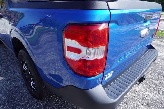 2022 Blue Metallic Ford Maverick XL FWD Truck