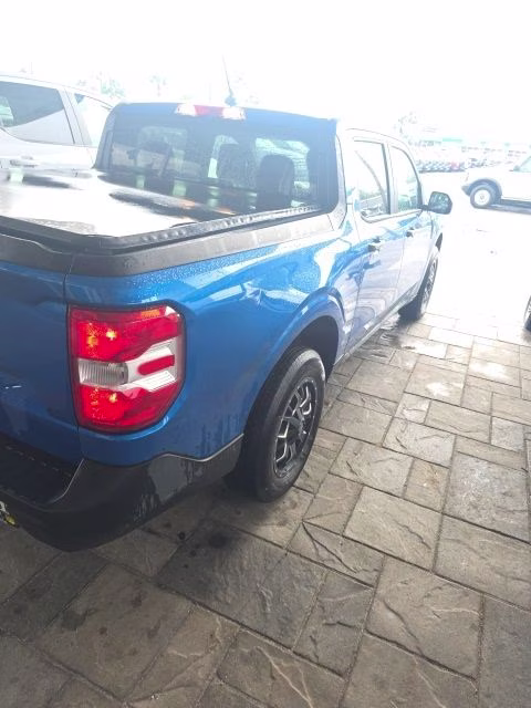 2022 Blue Metallic Ford Maverick XL FWD Truck