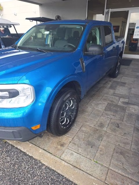 2022 Blue Metallic Ford Maverick XL FWD Truck