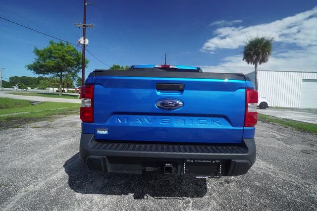 2022 Blue Metallic Ford Maverick XL FWD Truck
