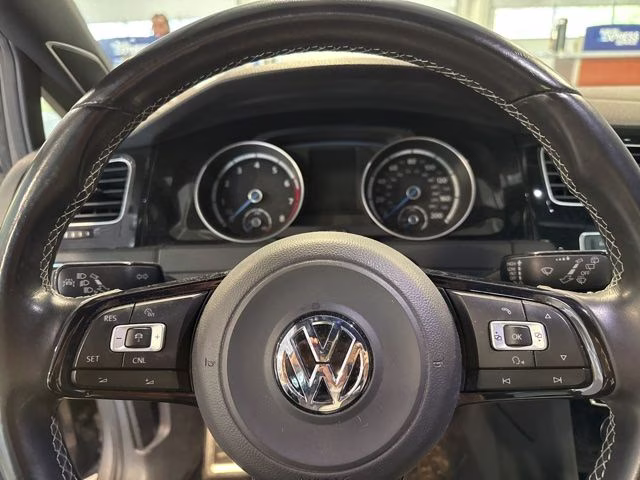 2017 Volkswagen Golf R DCC & Navigation 4Motion AWD Hatchback