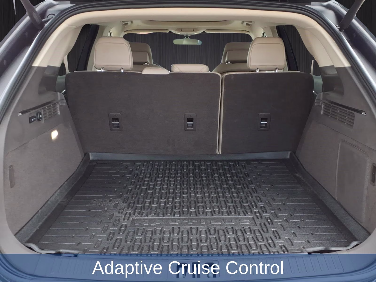 2023 Green Metallic Lincoln Nautilus Reserve AWD SUV