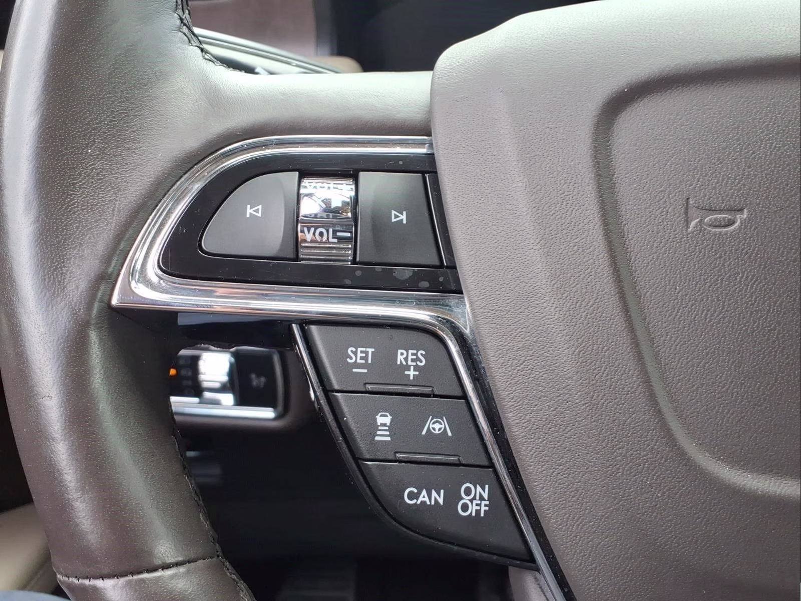 2023 Green Metallic Lincoln Nautilus Reserve AWD SUV