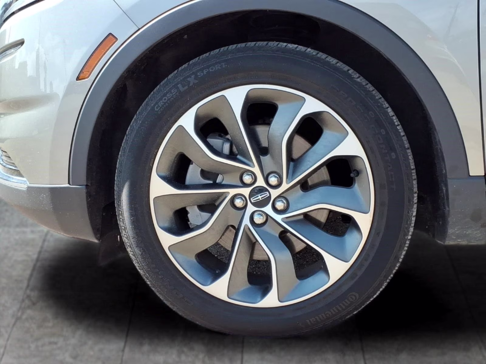 2023 Sandstone Metallic Lincoln Nautilus Reserve AWD SUV