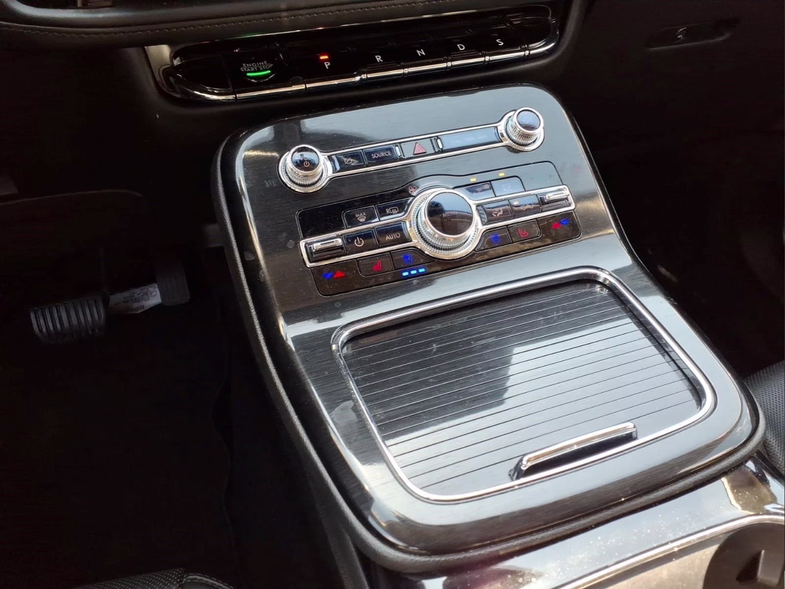 2023 Sandstone Metallic Lincoln Nautilus Reserve AWD SUV