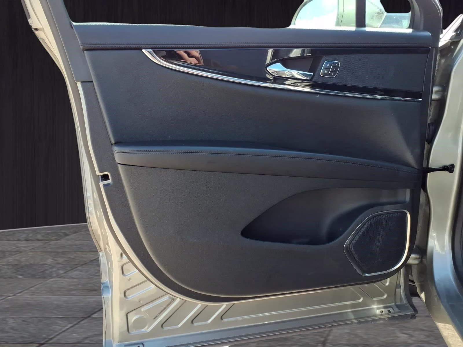 2023 Sandstone Metallic Lincoln Nautilus Reserve AWD SUV
