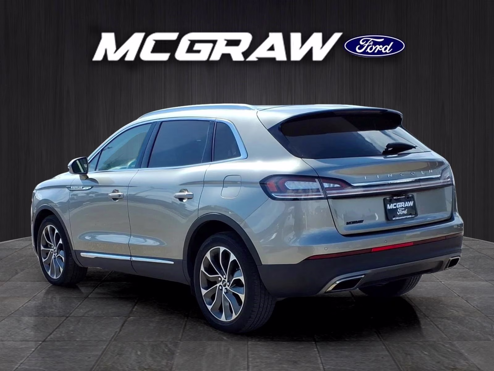 2023 Sandstone Metallic Lincoln Nautilus Reserve AWD SUV