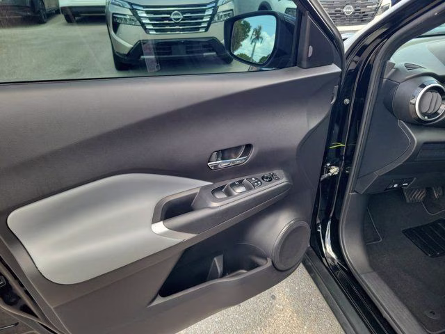 2023 Super Black Nissan Kicks SR FWD SUV