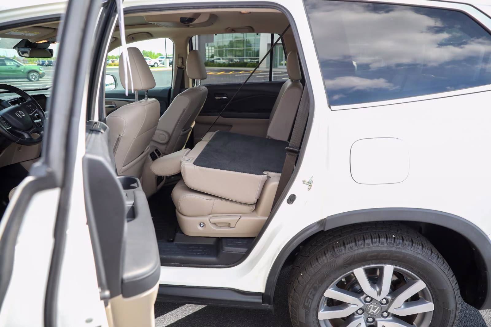 2019 White Diamond Pearl Honda Pilot EX-L w/Navi w/RES AWD SUV