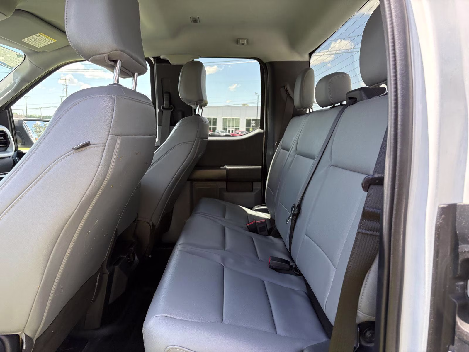 2022 Oxford White Ford F-150 XL 4X4 Truck