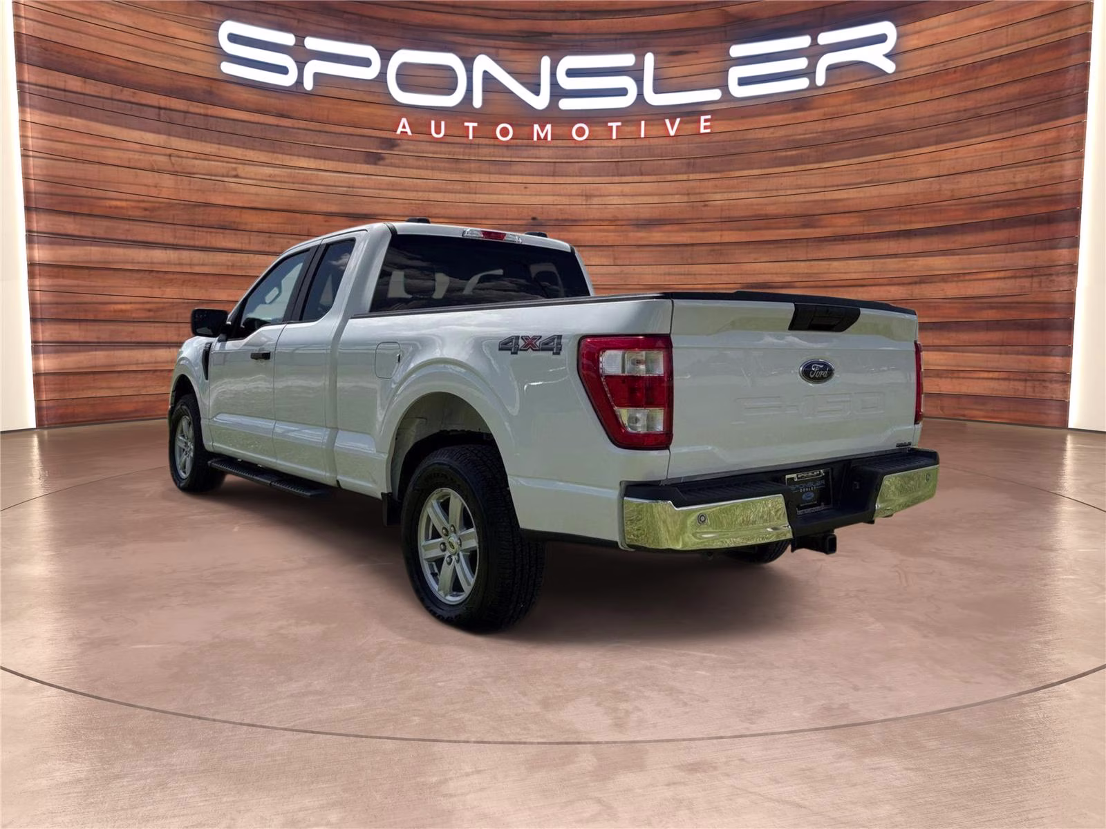 2022 Oxford White Ford F-150 XL 4X4 Truck
