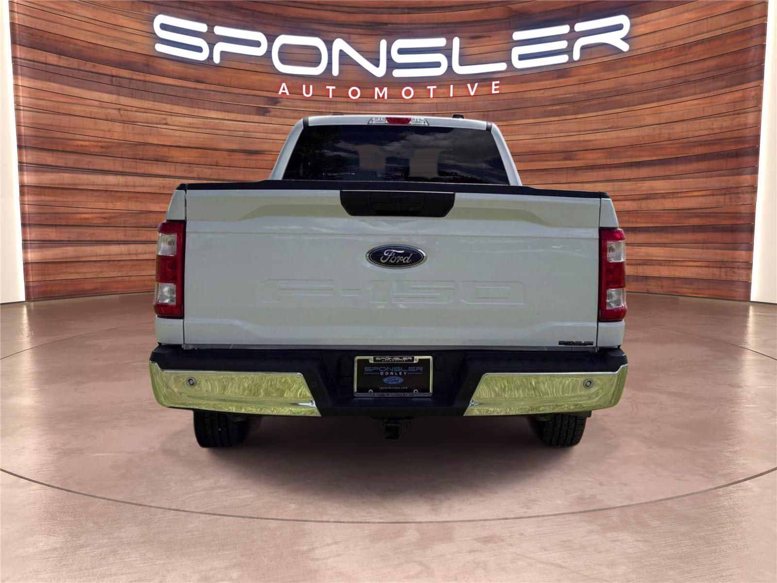 2022 Oxford White Ford F-150 XL 4X4 Truck