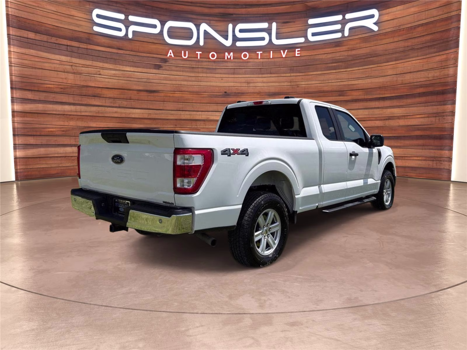 2022 Oxford White Ford F-150 XL 4X4 Truck
