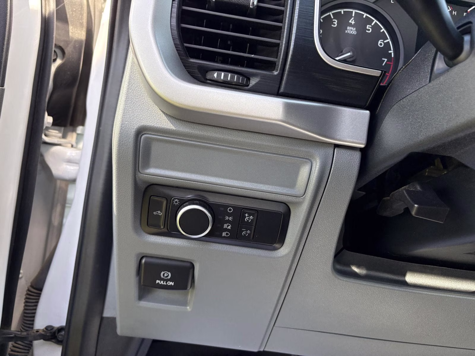 2021 Oxford White Ford F-150 XL RWD Truck