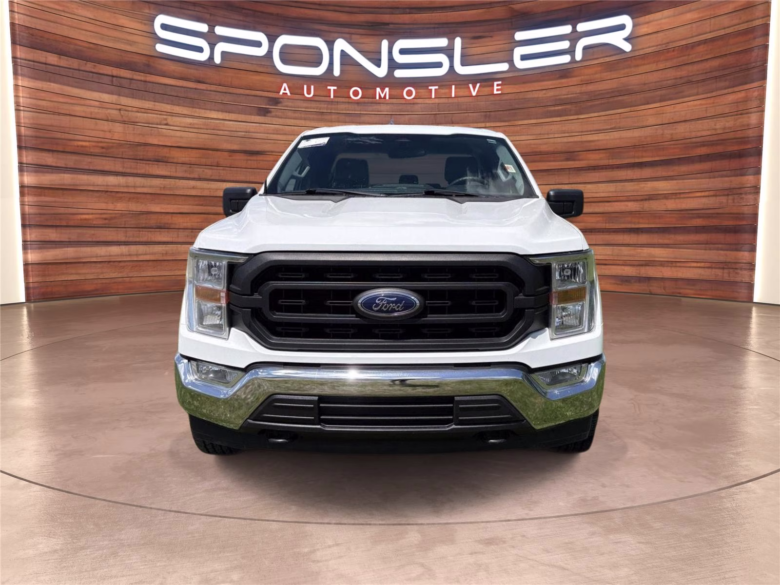 2022 Oxford White Ford F-150 XL 4X4 Truck